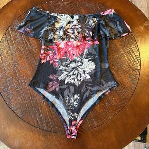 3538 Charlotte Russe off the shoulder mesh floral y2k ruffle bodysuit large